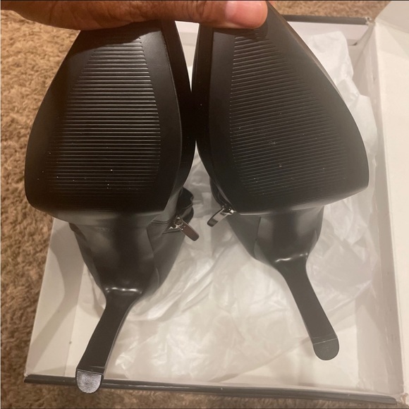 Black heeled booties - Picture 4 of 4